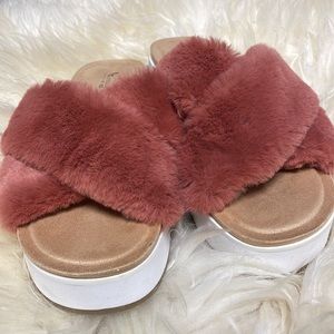 KOOLABURRA BY UGG Roubie Fuzz slides